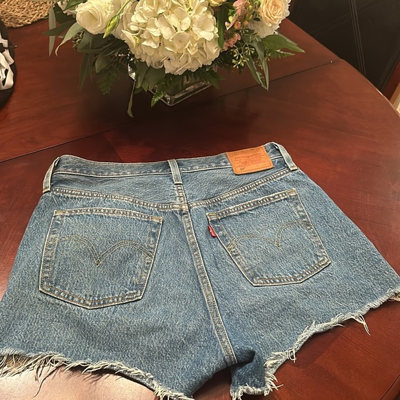 Levi’s 501 cut off shorts - Picture 6 of 7